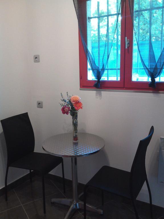 Dolce Casa Bed & Breakfast Sainte-Foy-lès-Lyon Oda fotoğraf